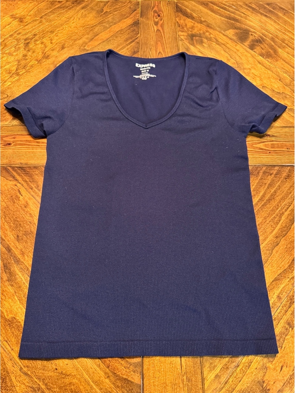 Women’s Express Seamless Navy Blue V-Neck T-Shirt Size M